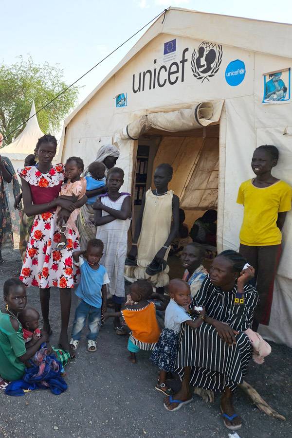 UNICEF - Llegamos donde otros no llegan Imagen de un centro de ayuda UNICEF en Sudán