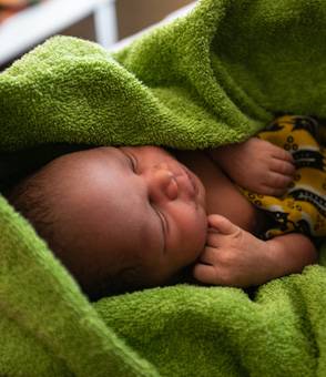 Mortalidad infantil Un recién nacido