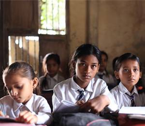 Easyjet - Socio UNICEF España Un grupo de niños